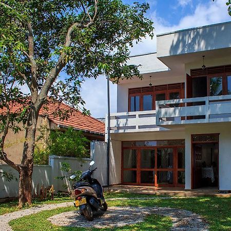 The Vintage Club Hostel Dehiwala-Mount Lavinia Eksteriør bilde